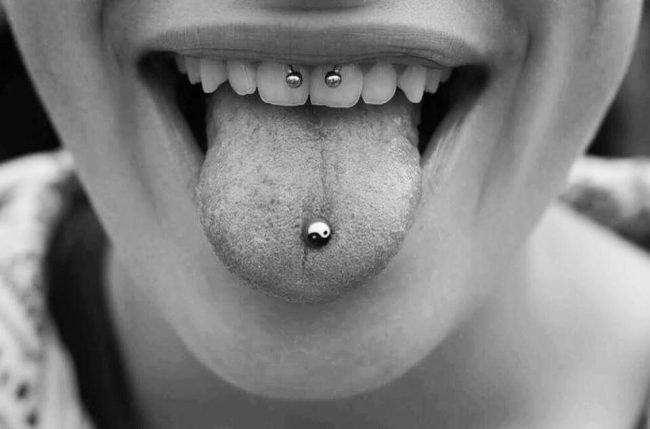 smiley piercing and teeth